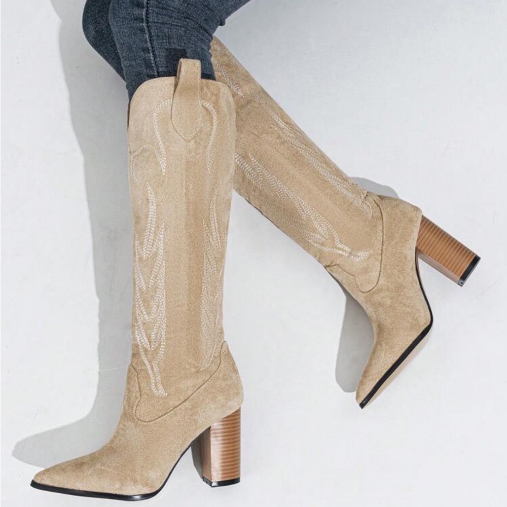 SALE Pull-on Western Boots With Chunky High Heels In Embroidered Design - Picture 1 of 7